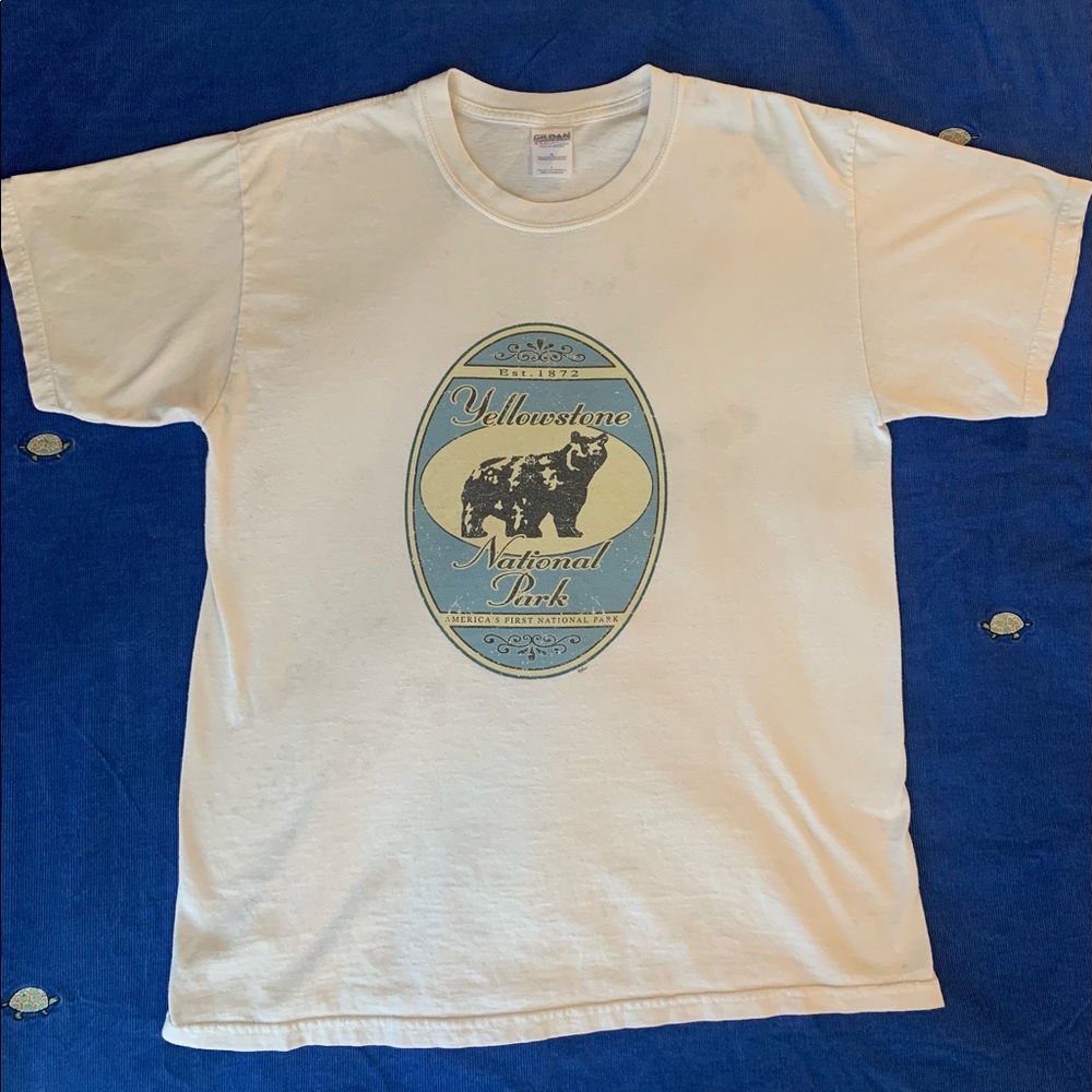Men’s Large White Graphic Tee - Model Info Height 6’1” Weight 160